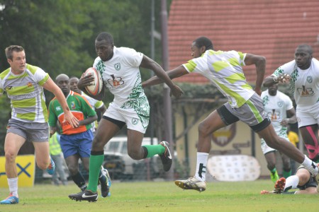 Black Stallions 7s prop Hafis Ayinla breaks away for a try  against Zimbabwe #CAR7s