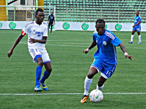 Godbless Asamoah in action for Dolphins vs Giwa fc in a Glo NPFL match