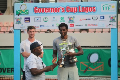 Governor Ambode presents runner up trophy of men's singles  to Zimbabwe