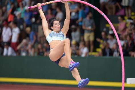 JENN SUHR SETS POLE VAULT WORLD INDOOR RECORD WITH 5.03M  © Kirby Lee