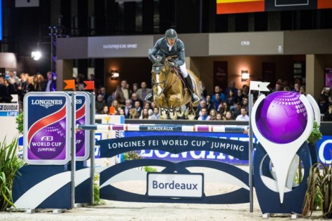 Kevin Staut and Reveur de Hurtebise HDC won the nail-biting last leg of the Longines FEI World Cup™ Jumping 2015/2015 Western European League on home ground in Bordeaux (FRA) tonight. (FEI/Eric Knoll)