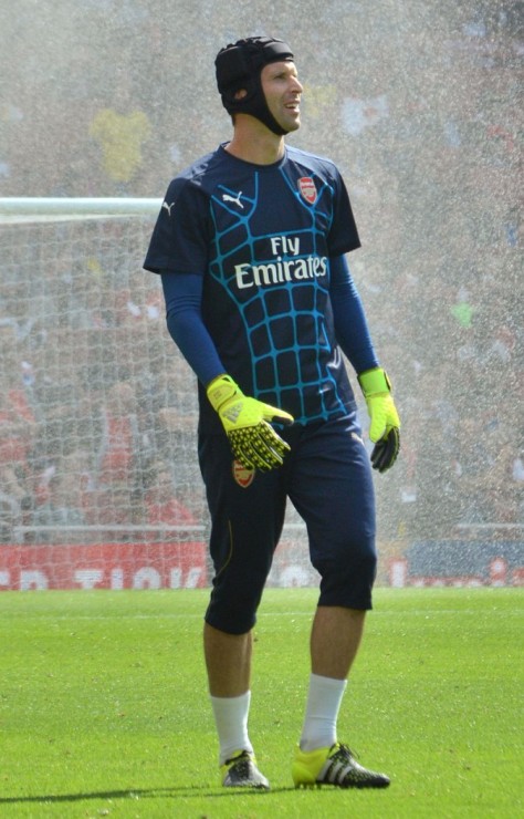 Petr Cech warming up for Arsenal  photo credit: lawrence woolf http://creativecommons.org/licenses/by-sa/2.0/legalcode